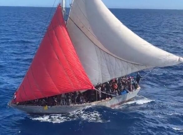Guardia Costera de EEUU detiene velero haitiano con 390 personas a bordo