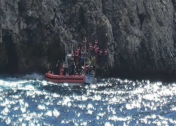 Guardia Costera rescató a 55 migrantes que fueron abandonados en Isla Monito, Puerto Rico