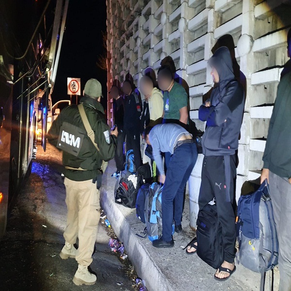 Autoridades interceptan a 54 migrantes en Jalisco, al norte de México