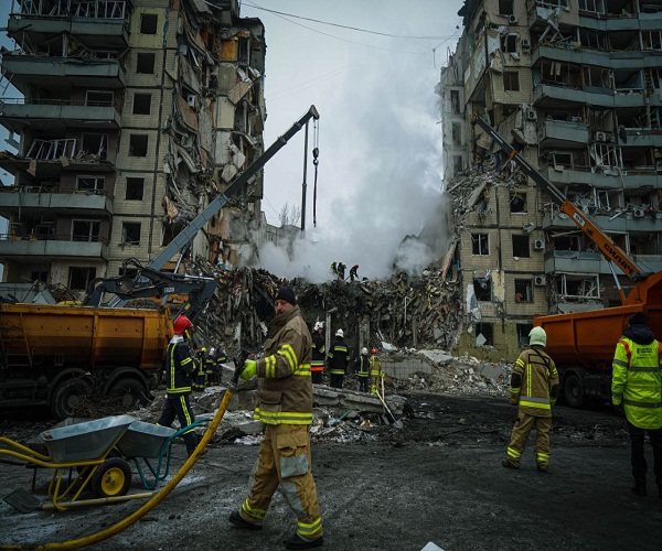Aumentan a 40 los fallecidos por ataque ruso contra edificio en Dnipro, Ucrania