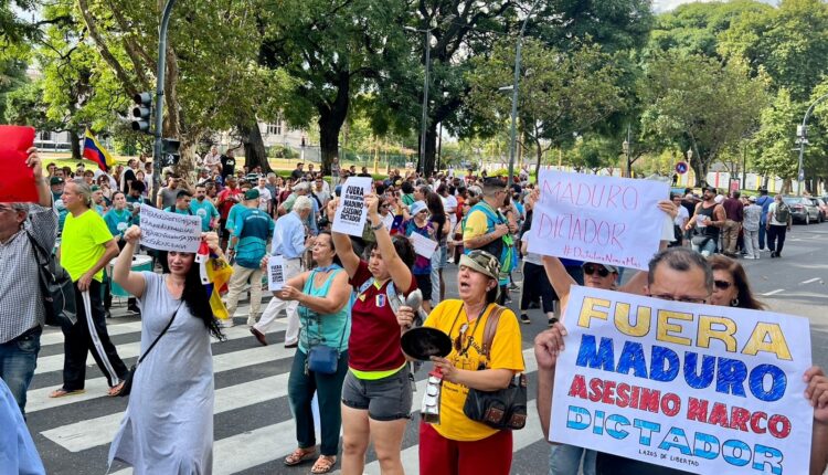 Previo a la cumbre de la CELAC, Maduro afronta acciones de repudio a su gobierno