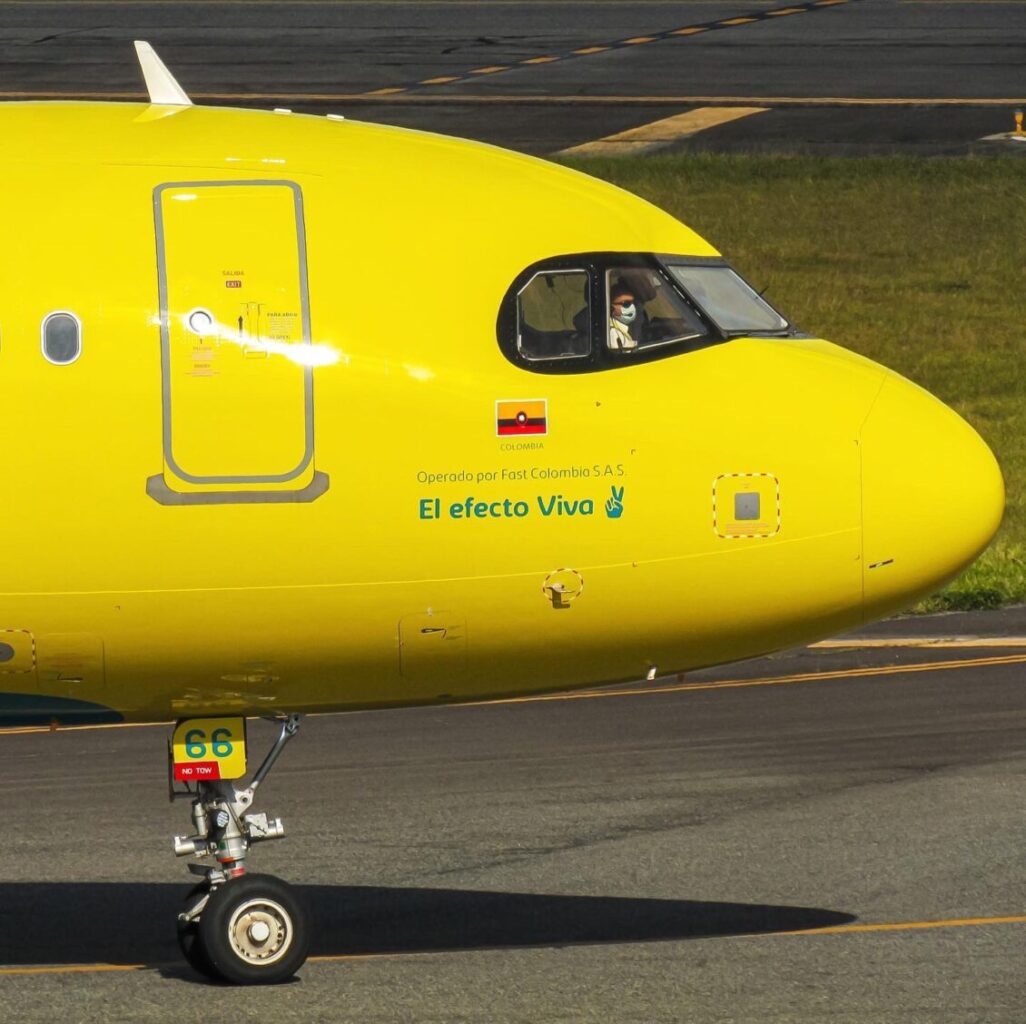 Más de 18.000 pasajeros están varados por suspensión de operaciones de Viva Air