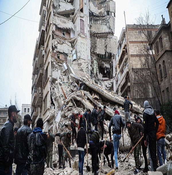 Rescates milagrosos en Turquía y Siria tras más de 100 horas bajo los escombros
