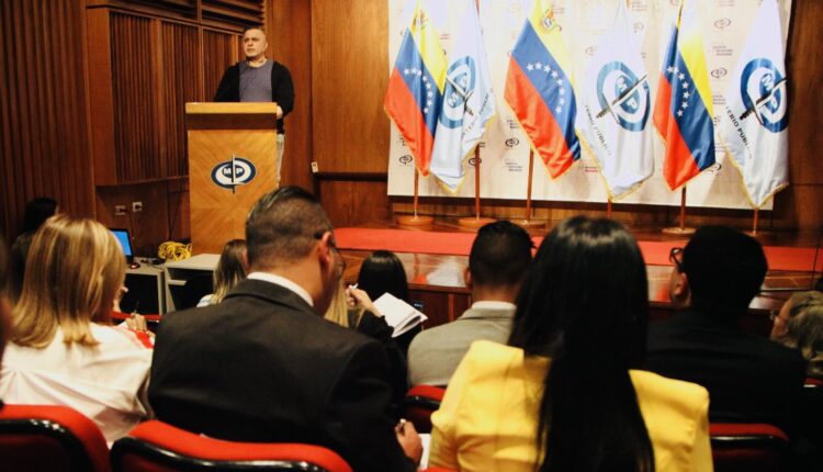 Fiscalía de Venezuela vincula a dirigentes opositores con implicados en trama de corrupción