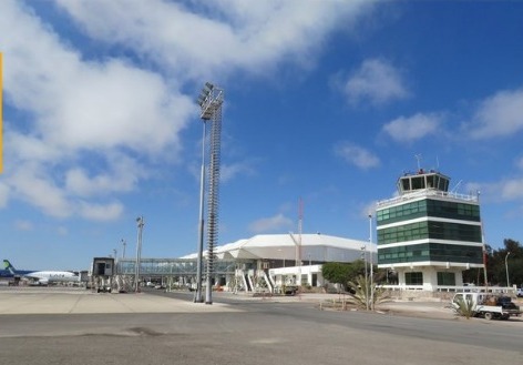Un grupo intentó robar $26 mil millones que llegaron en vuelo desde Miami al Aeropuerto de Santiago