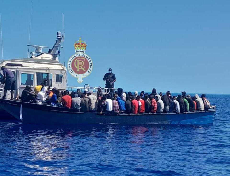Interceptan una embarcación con 184 migrantes haitianos en Islas Turcas y Caicos
