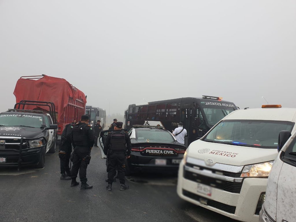 Interceptan a 94 migrantes irregulares escondidos en un camión al norte de México