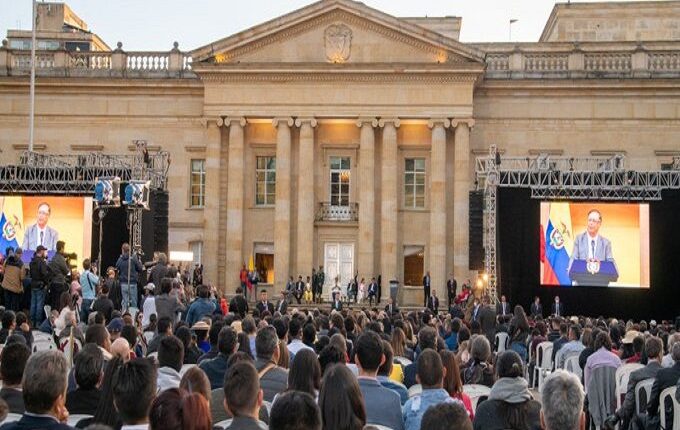 El relato hecho añicos