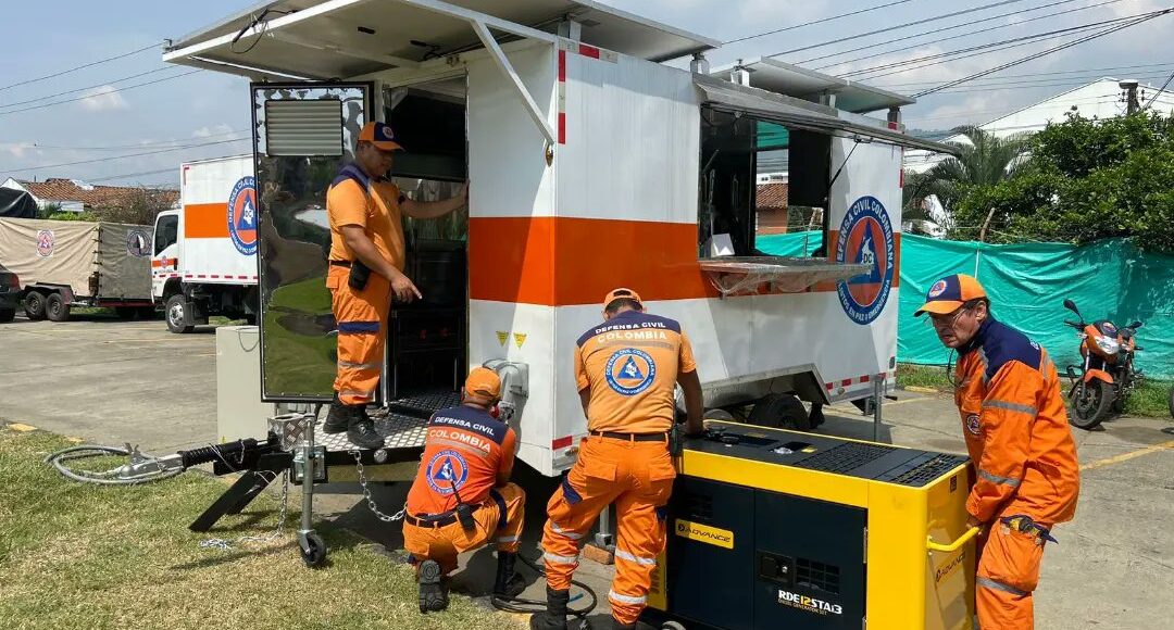 Tres mineros fallecen y cuatro continúan atrapados tras explosión en minas de carbón