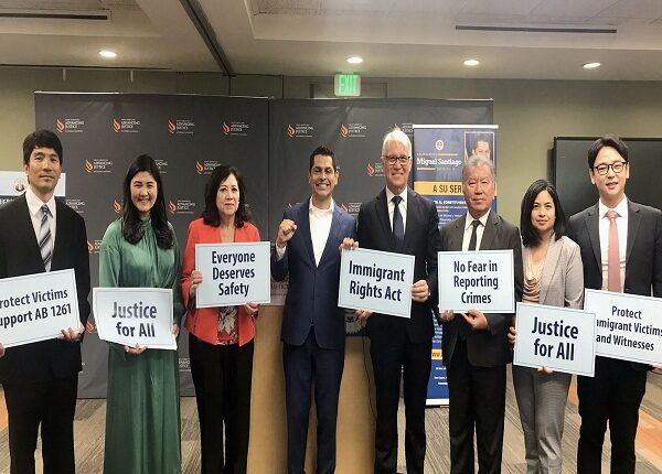 En California proponen que migrantes que denuncien delitos no serían deportados