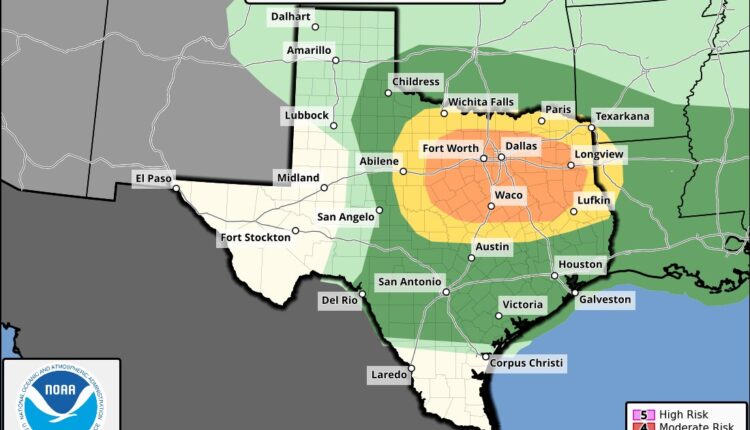 Fuertes vientos y granizos muy grandes azotarían al norte de Texas y el centro de Florida