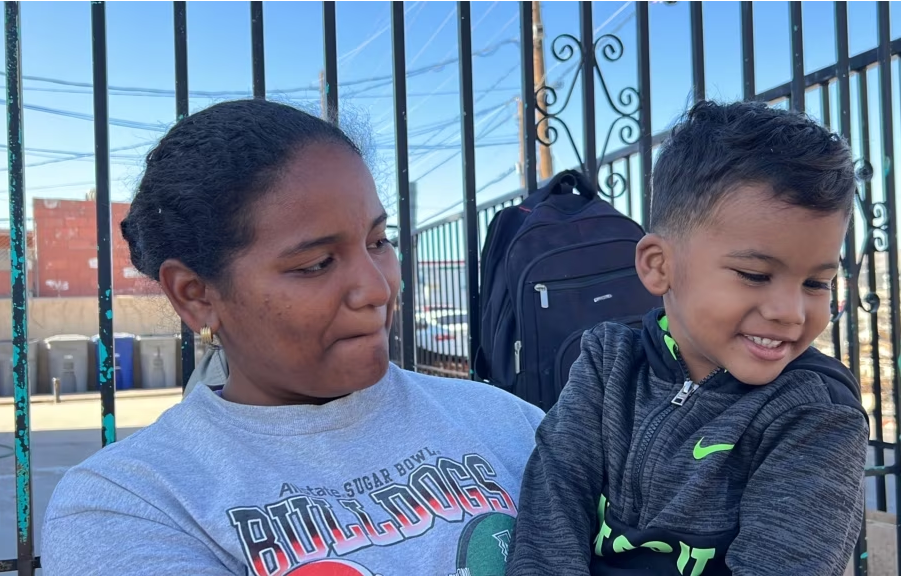 Madres en la frontera buscan un futuro para sus hijos en EEUU