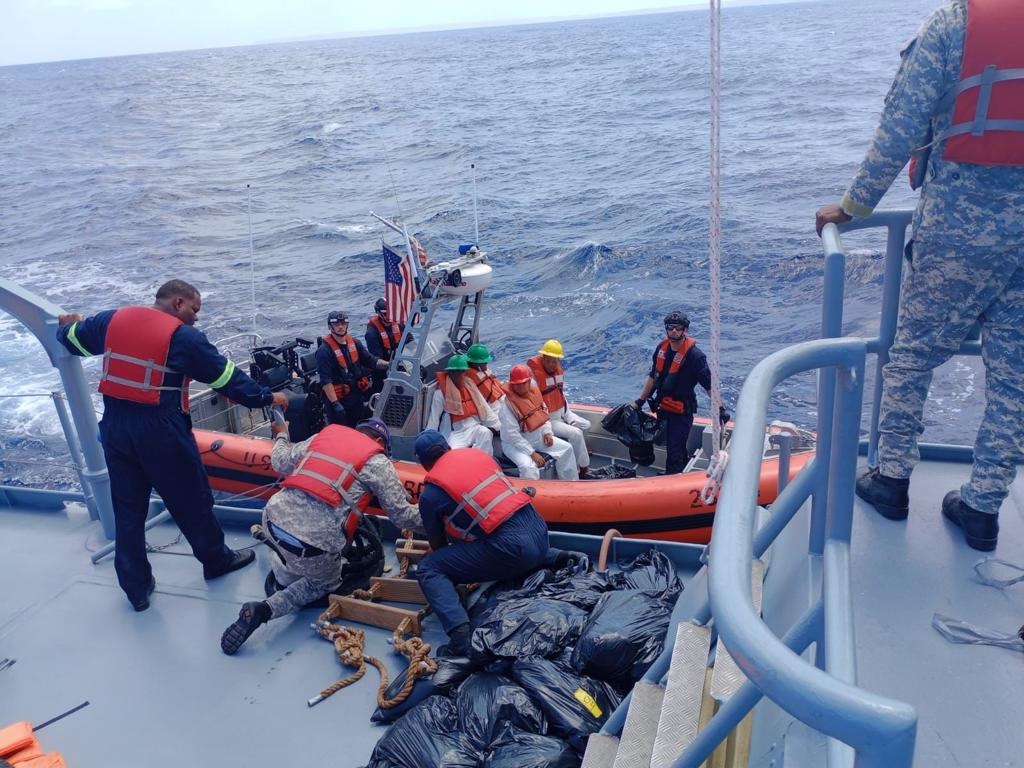 EEUU endurece operativos en el mar y repatria a 140 migrantes a República Dominicana