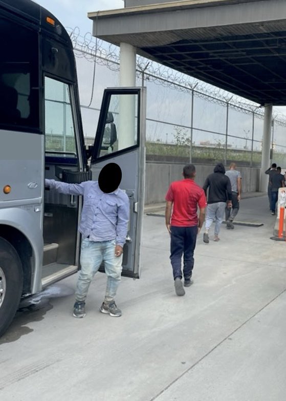 Desde el sector Río Grande, EEUU, deportan a 100 migrantes venezolanos a México