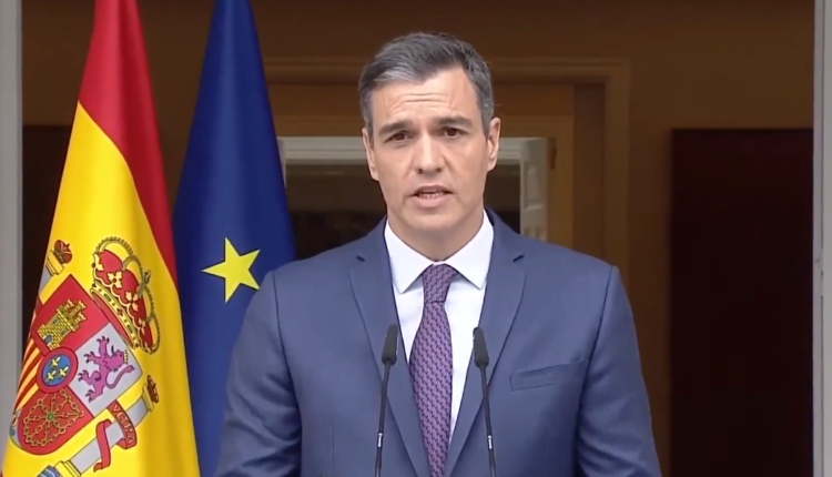 Presidente español suspende funciones públicas para "reflexionar" sobre futuro