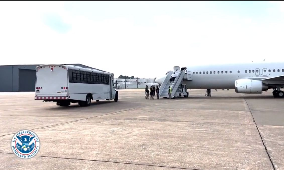 EEUU realizó en últimas horas múltiples vuelos de deportación a El Salvador, Guatemala y Honduras