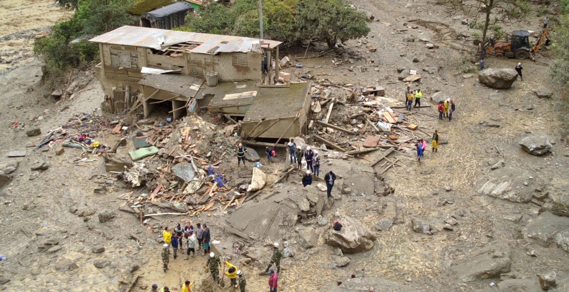 Sube a 20 la cifra de muertos tras la avalancha en Cundinamarca, Colombia