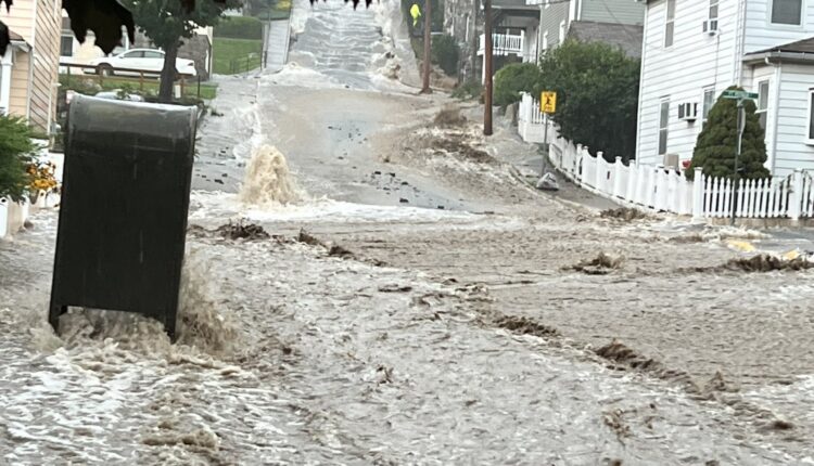 Inundaciones por fuertes lluvias dejan un muerto y varios desaparecidos en el estado de Nueva York