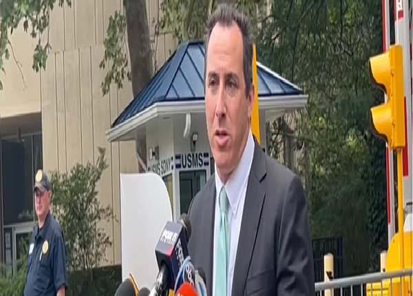 Hugo 'El Pollo' Carvajal no solicita fianza, permanecerá en cárcel de Nueva York