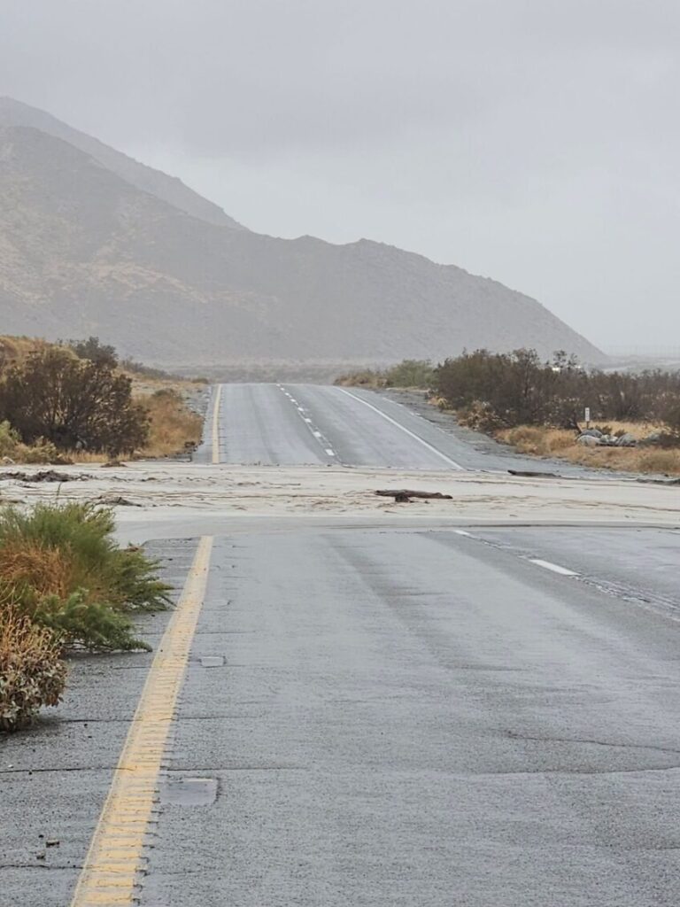 Tormenta tropical Hilary azota California y deja a su paso inundaciones "catastróficas"