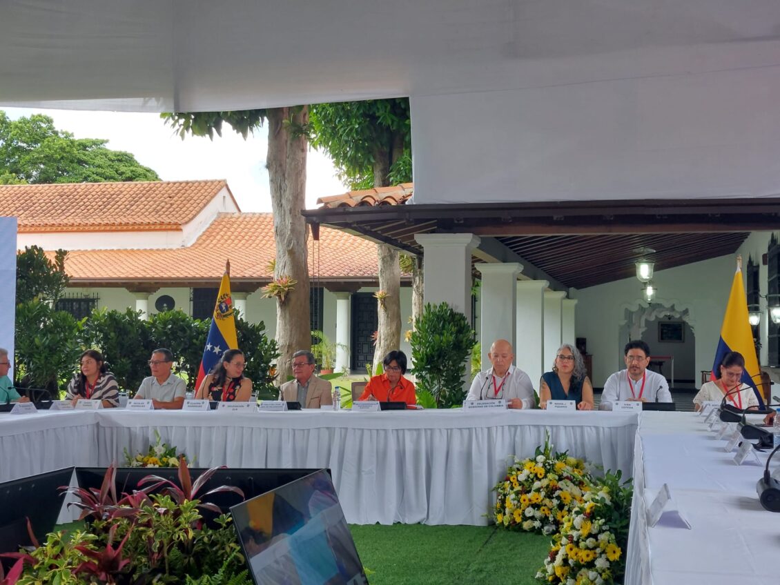 Culmina el cuarto ciclo de diálogos de paz entre Colombia y el ELN con acuerdo para la creación de “zonas críticas”