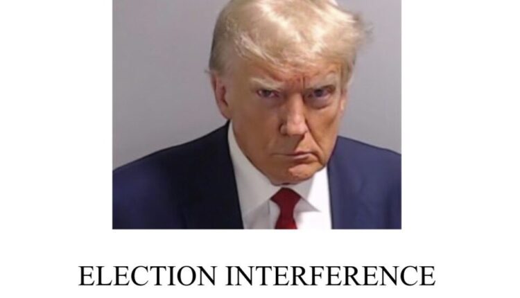 Trump se entregó en Atlanta y fue liberado bajo fianza, enfrenta 13 cargos en Georgia