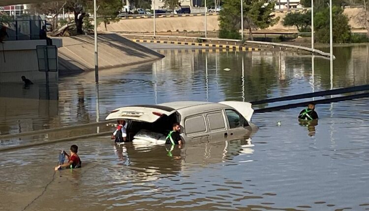 5.300 muertos y 10.000 desaparecidos por lluvias e inundaciones en Libia