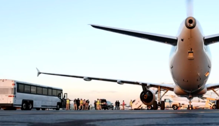 EEUU efectuó vuelos de deportación de migrantes a Venezuela, Ecuador y Centroamérica