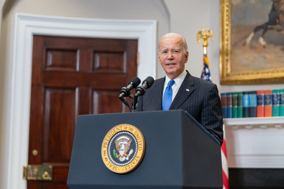 Presidente Biden dice que la ayuda de Estados Unidos para atacar a Hamas "está en camino"