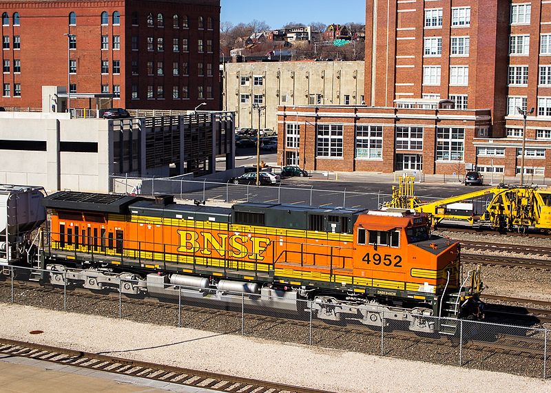 Un joven fue acusado de contrabando de fentanilo a bordo de un tren en Kansas City, Missouri