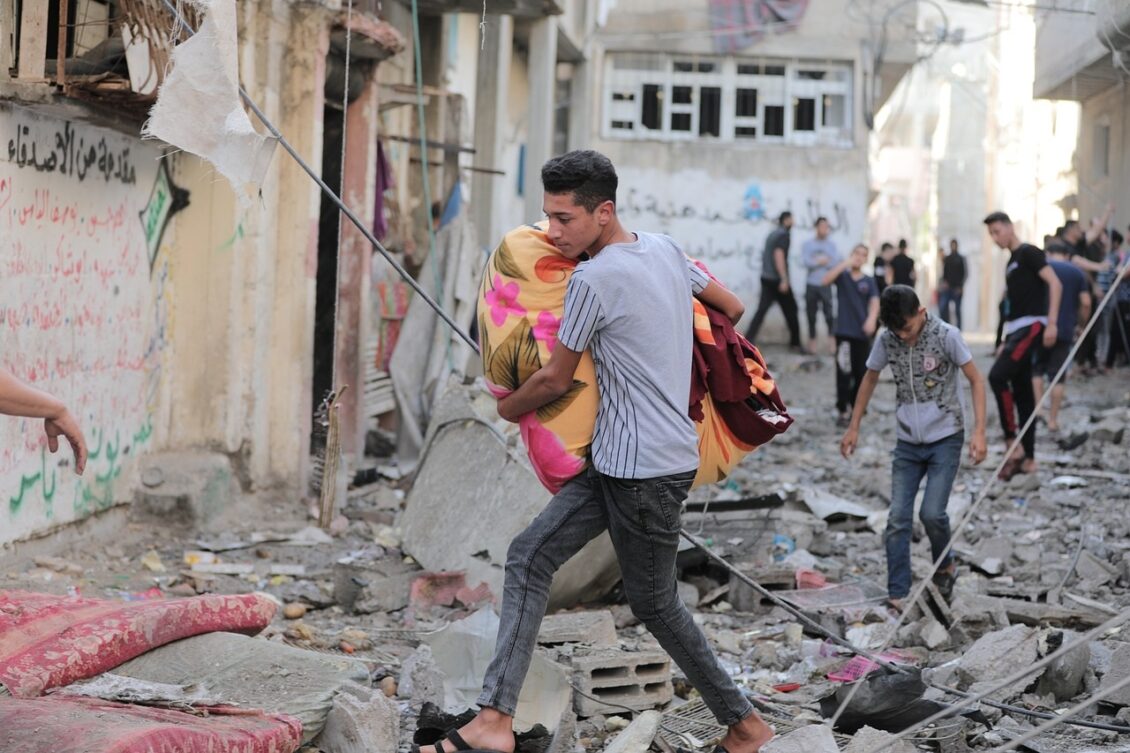 Intensos y continuos bombardeos masacran a la población de Gaza que no tiene donde refugiarse