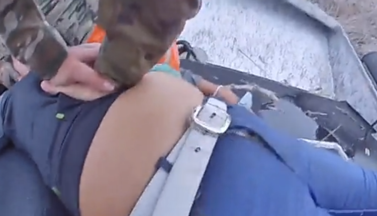 Autoridades de Texas publican videos de dramáticos rescates de migrantes en el Río Grande