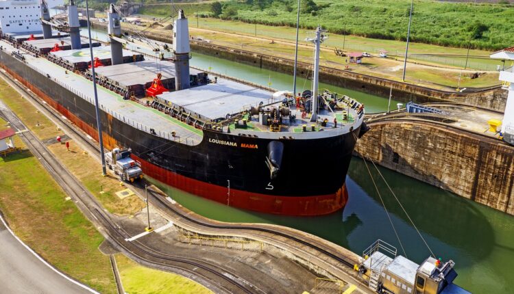 Trump “miente”: Panamá rechaza que EEUU esté "recuperando" el Canal