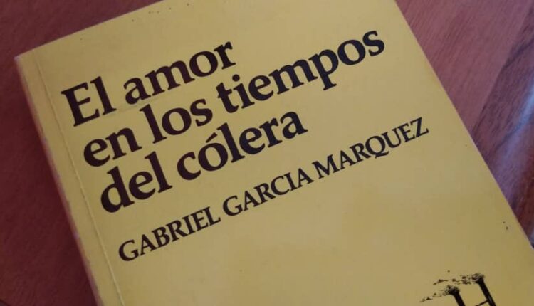 ¿Por qué han vetado libros de Isabel Allende y García Márquez en algunas escuelas de Florida?