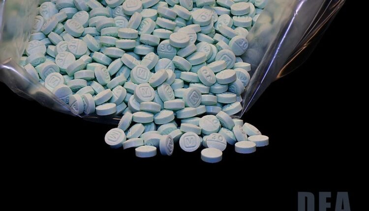 Las drogas sintéticas ponen en peligro a sus consumidores y a los agentes de seguridad