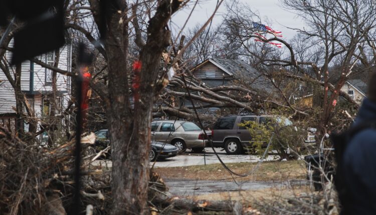 Potentes tornados en Tennessee se cobraron la vida de al menos seis personas