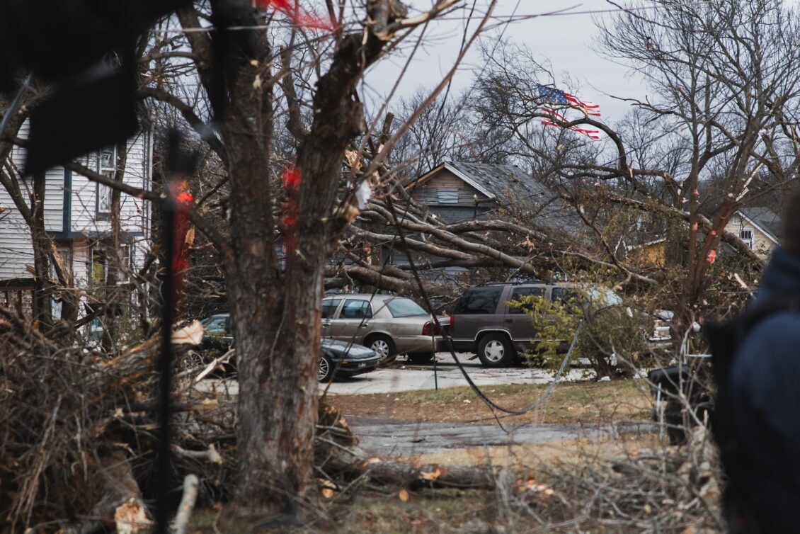 Potentes tornados en Tennessee se cobraron la vida de al menos seis personas