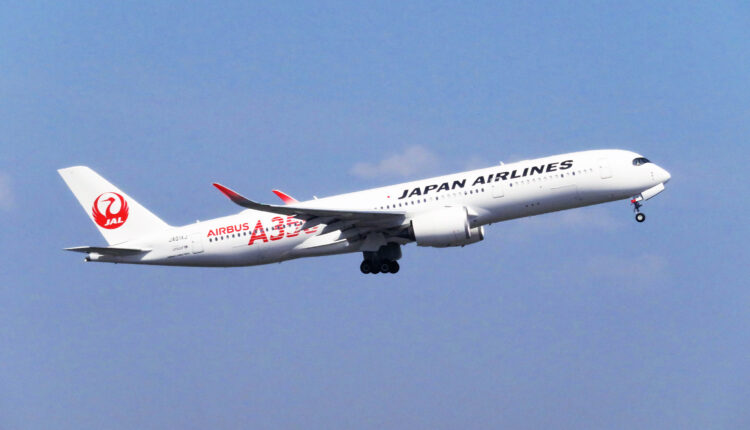 Unos 17 pasajeros del avión de Japan Airlines resultaron heridos tras choque