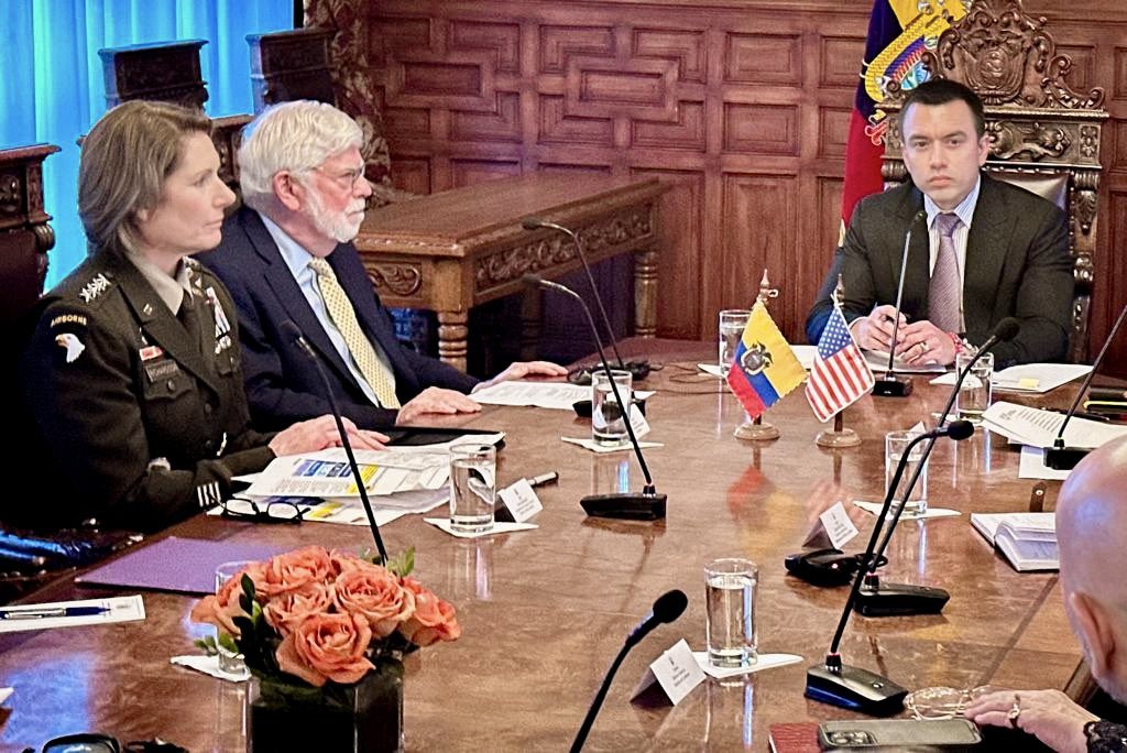 EEUU apoya a Ecuador con armas, tecnología y entrenamiento para frenar espiral de violencia