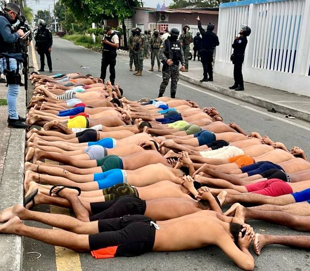 Detienen a 68 personas tras un intento de toma de un hospital en Ecuador