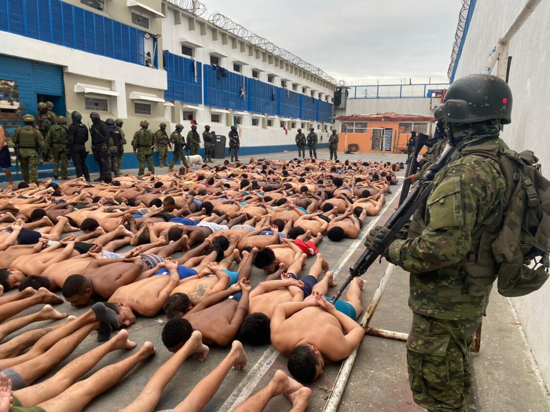 Las fuerzas del orden en Ecuador intensifican allanamientos y operativos a escala nacional