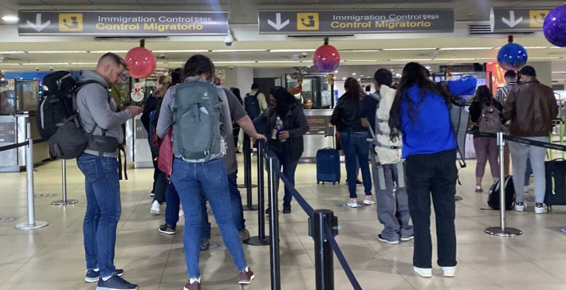 Guatemala recibe a 398 migrantes retornados en tres vuelos desde Estados Unidos y México