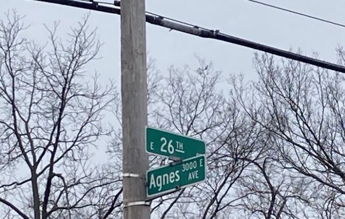 Mujer de Kansas City, Missouri, fue acusada de matar a puñaladas a un hombre