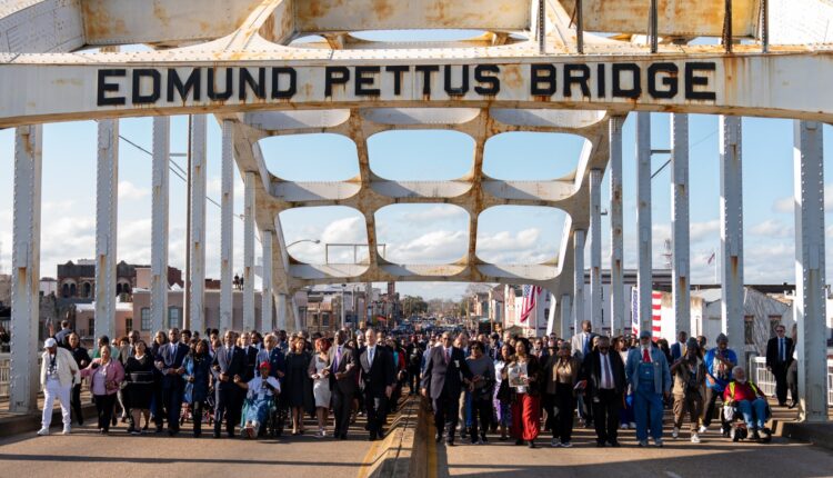 Vicepresidenta de EEUU pide un "inmediato" alto al fuego en Gaza