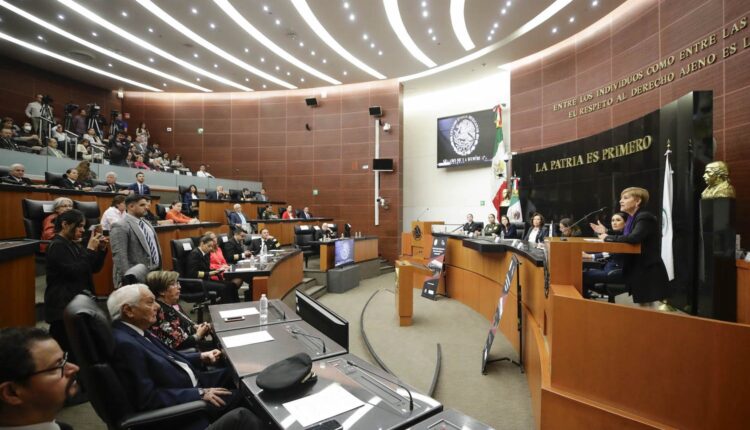 Senado de México rechaza la ley migratoria de Texas por estar basada en el "odio"