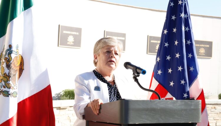 Canciller de México visitará Texas para tratar la migración y la ley antiinmigrante SB4