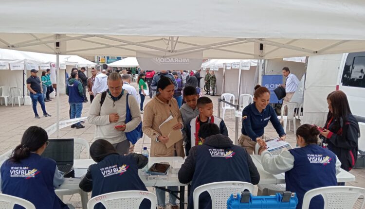 Presidente de Colombia desmiente que pedirán pasaporte vigente a venezolanos