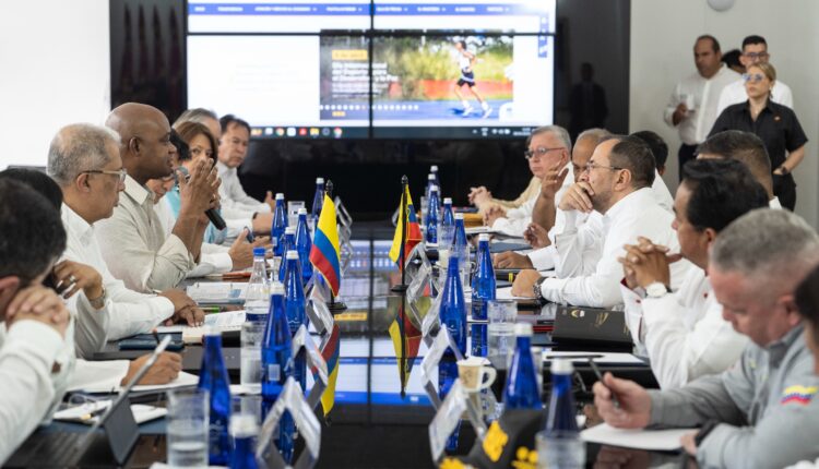 Colombia y Venezuela aseguran que han fortalecido los procesos de migración y transporte binacional