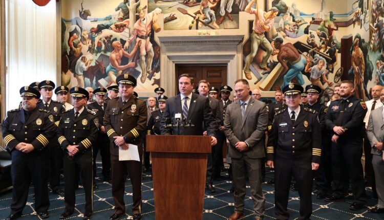 Fiscalía de Missouri investiga denuncia sobre empresa que emplea a inmigrantes “ilegales”