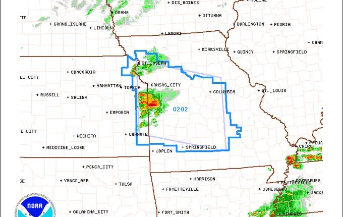 ¡Tormentas severas azotan el centro de EEUU! Lluvias, granizo y vientos amenazan a millones de personas